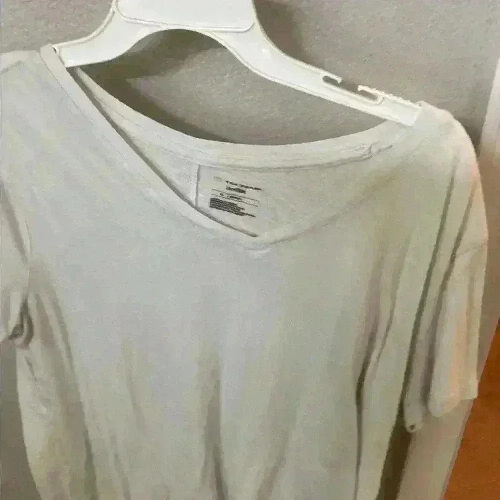 Women’s white t shirt -XL -FREE